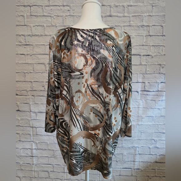 Gray and Brown Relaxed Buttoned Blouse - Picture 3 of 8